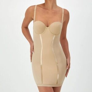 Size 36C Maidenform Flexees Convertible Tummy Control Shapewear Slip w/underwire